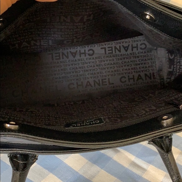 πCloset closing! Authentic Chanel reissues handbag, great for working bag - Picture 4 of 13